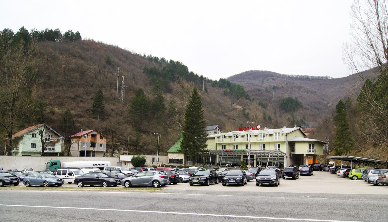Jablanica Motel Maksumic מראה חיצוני תמונה